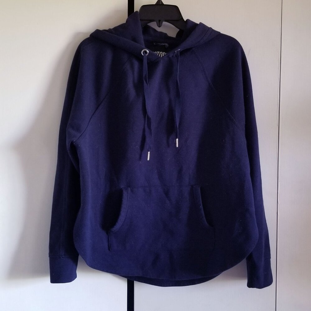 VS Sport Hoodie with front pocket and side slit